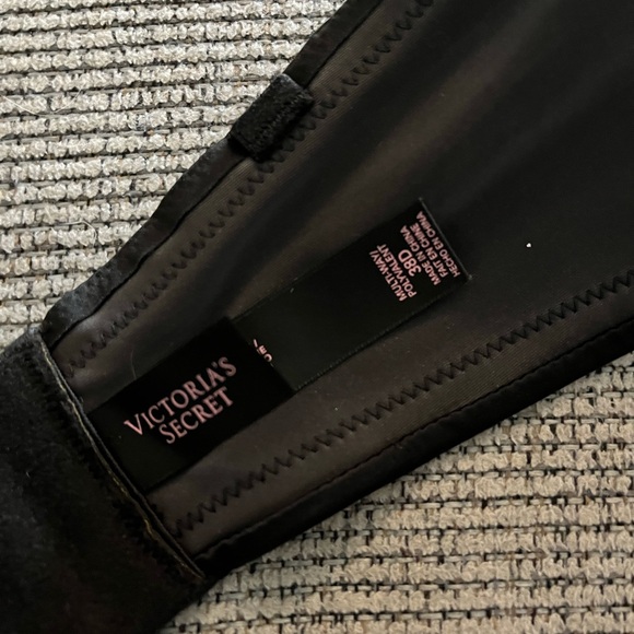 Victoria’s Secret Strapless Bra - Picture 3 of 3